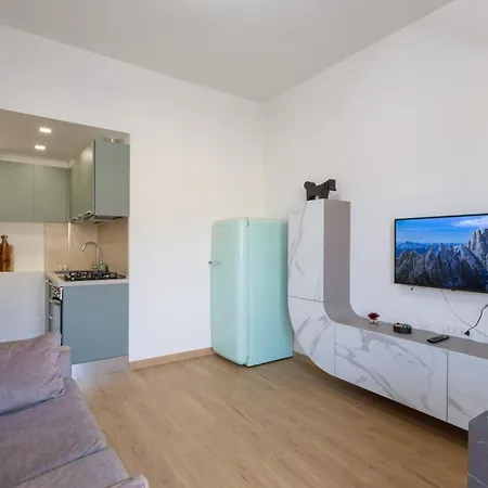 Apartamento Charming Little Gem With Parking And Mountain Views