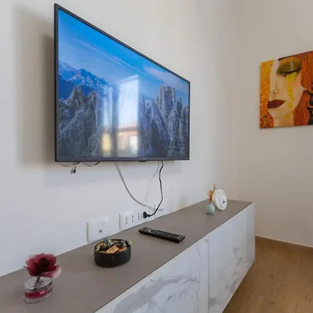 Apartamento Charming Little Gem With Parking And Mountain Views *