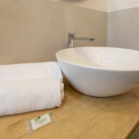 Apartamento Charming Little Gem With Parking And Mountain Views *