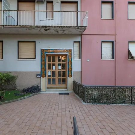 Charming Little Gem With Parking And Mountain Views Apartamento Rapallo